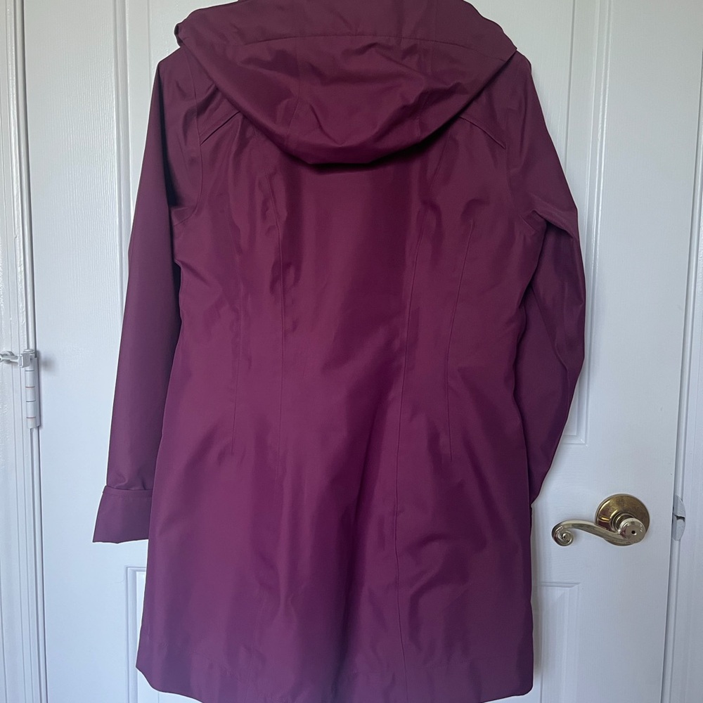 NWOT Athleta Women’s Maroon Raincoat size small - Picture 2 of 15